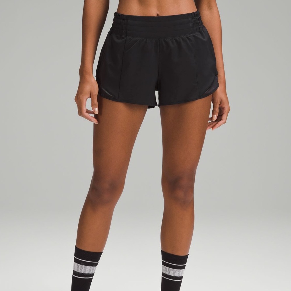 Lululemon Hotty Hot high rise shorts
